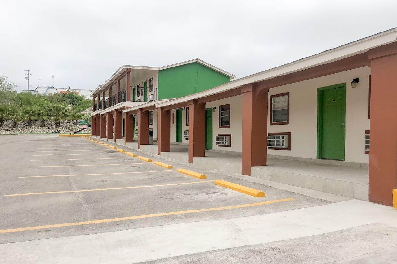 Capital O Palms Hotel, Acuna Ciudad Acuna Luaran gambar