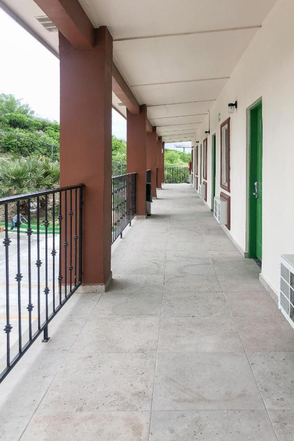 Capital O Palms Hotel, Acuna Ciudad Acuna Luaran gambar